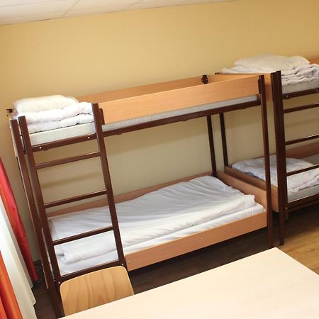 Hostel Famulus Kollegium Győr Zimmer foto