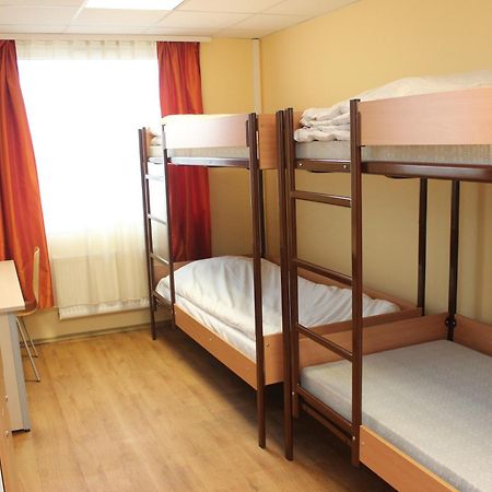 Hostel Famulus Kollegium Győr Zimmer foto