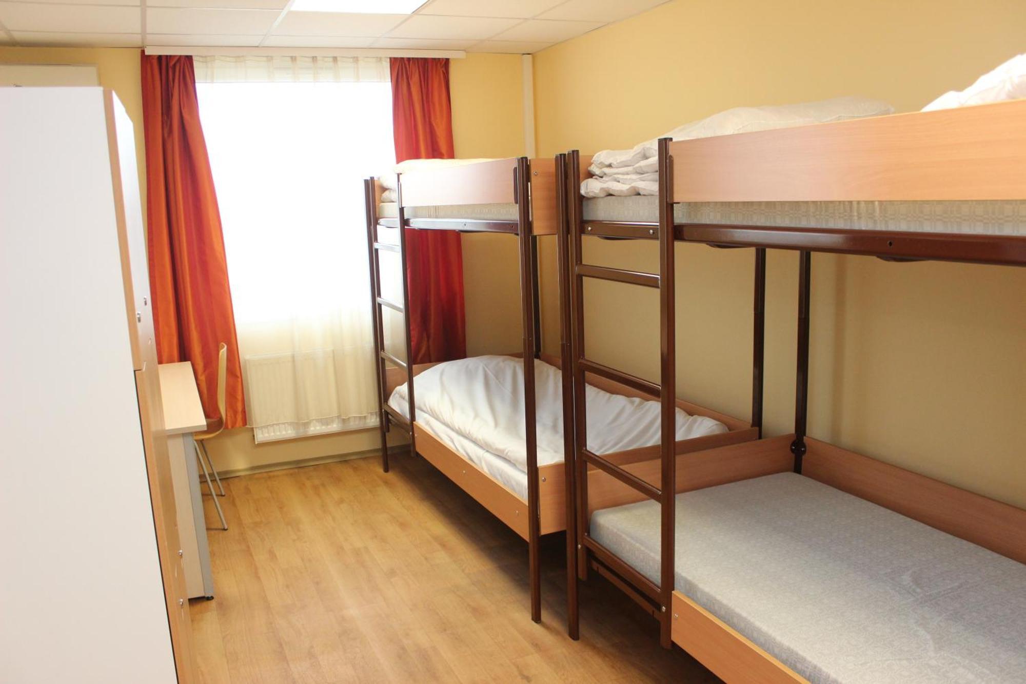 Hostel Famulus Kollegium Győr Zimmer foto